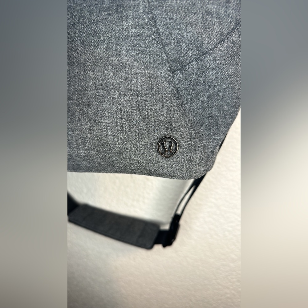 Lululemon Athletica Gray Shoulder Bag - Picture 6 of 14